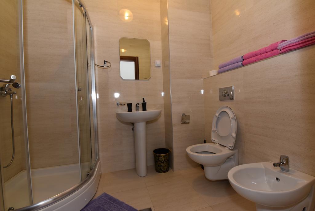 Lux Kristina Apartament *
